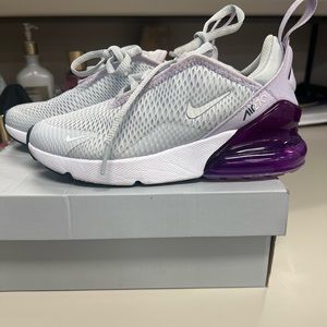 Girls Nike air max 270s